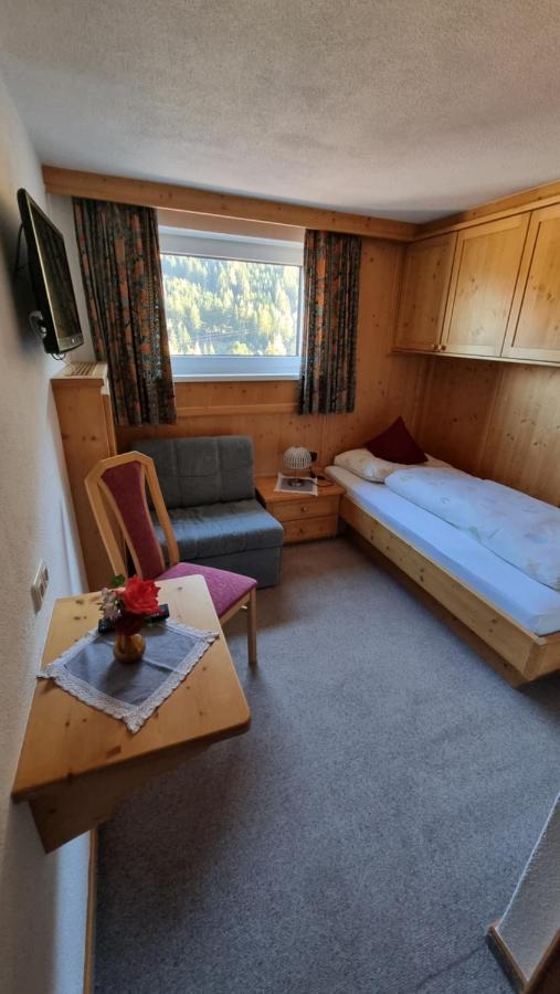 Hotel Garni Friedheim Санкт Антон ам Арлберг Екстериор снимка