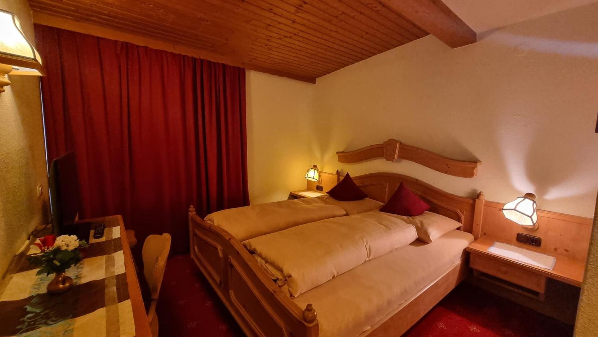 Hotel Garni Friedheim Санкт Антон ам Арлберг Стая снимка