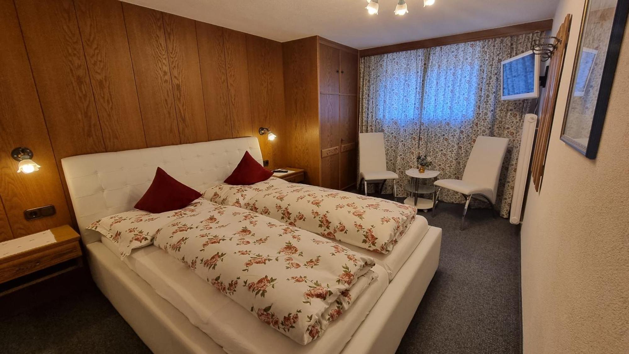 Hotel Garni Friedheim Санкт Антон ам Арлберг Стая снимка