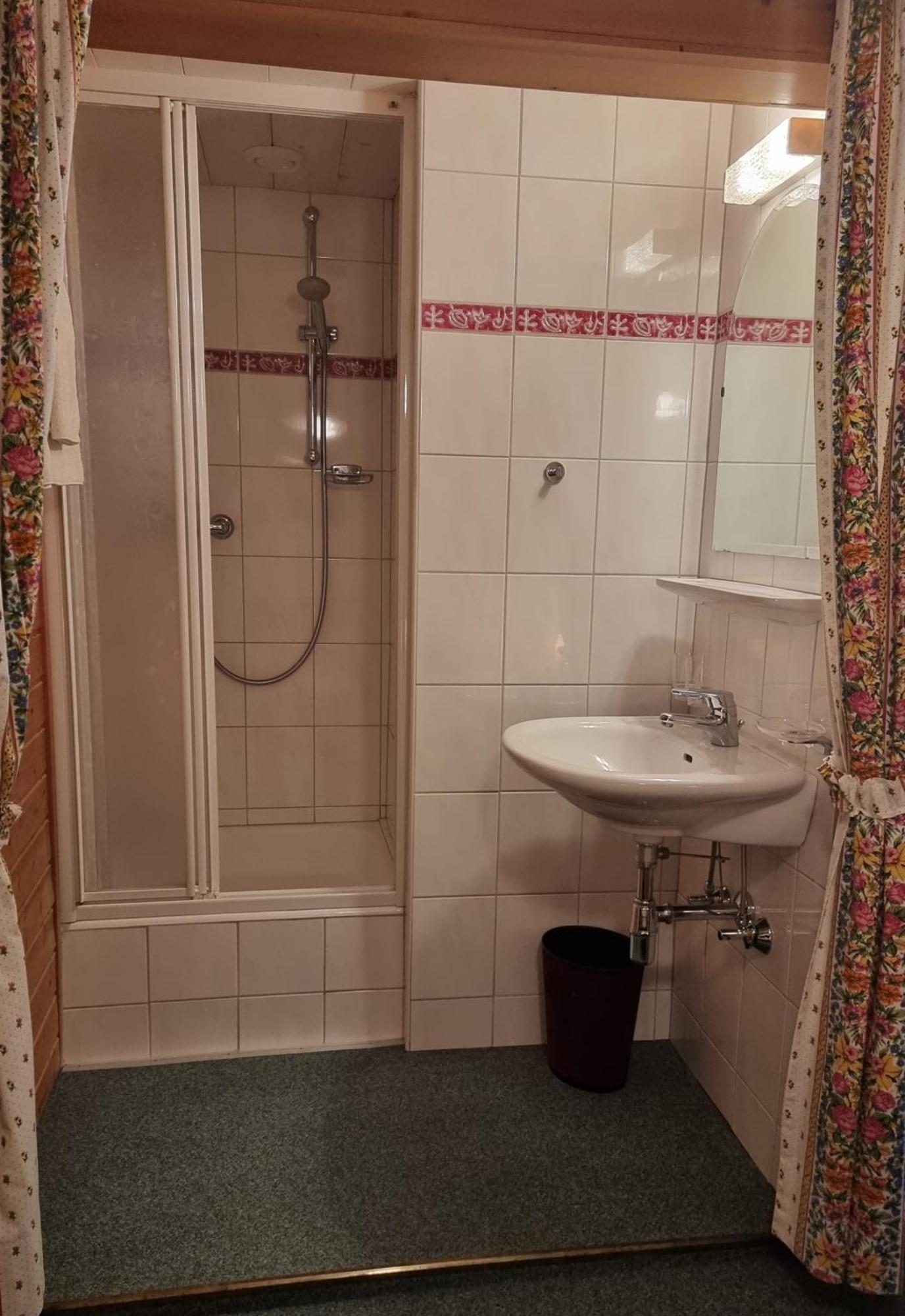 Hotel Garni Friedheim Санкт Антон ам Арлберг Стая снимка